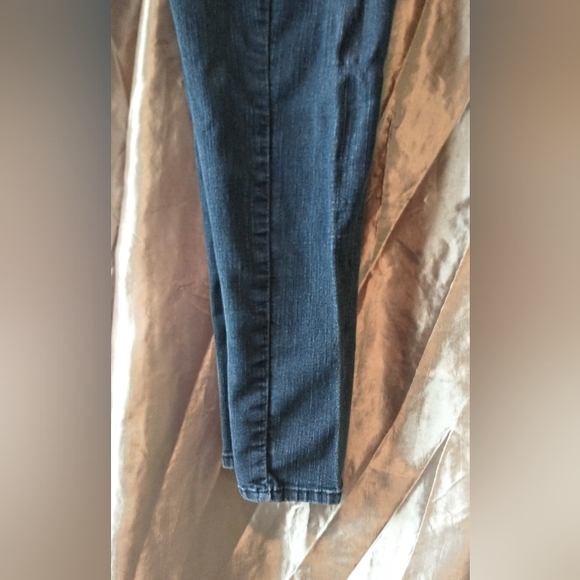 Vintage Levi Strauss Signature Jeans - " Curvy Skinny" - Picture 11 of 16